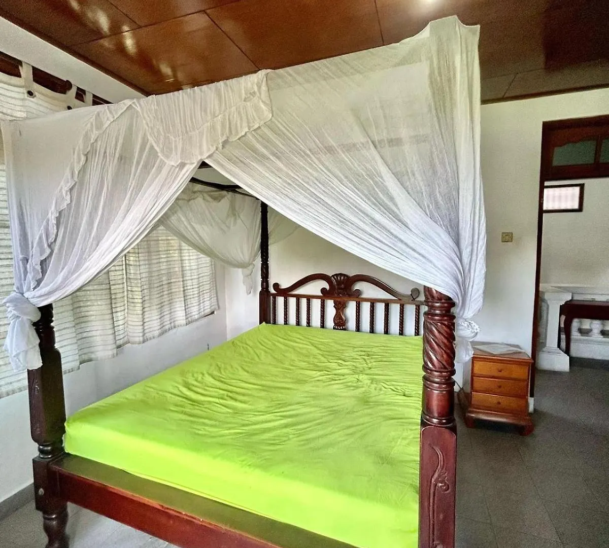 Nyoman Legian House Apartment
