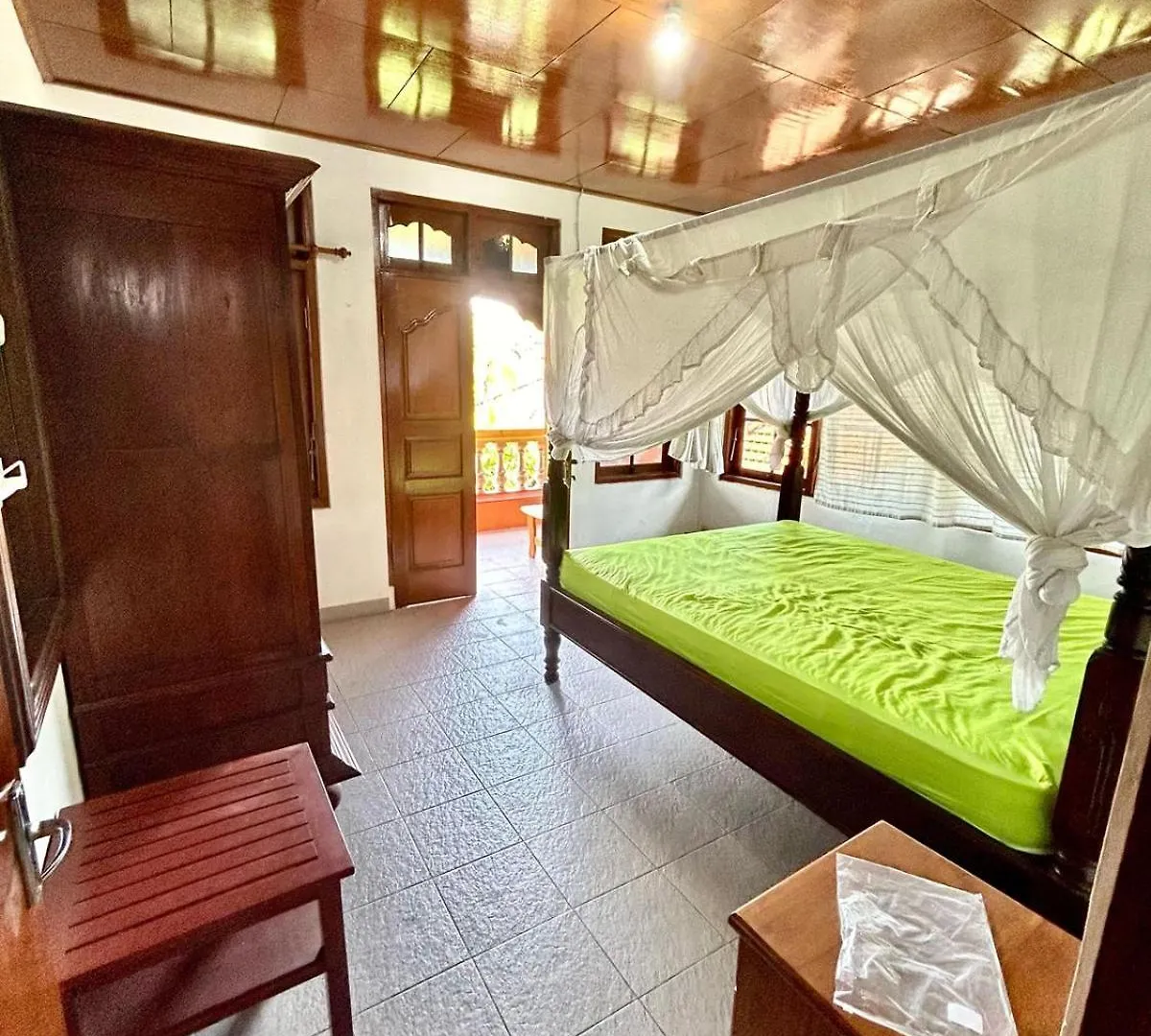 Nyoman Legian House Apartment