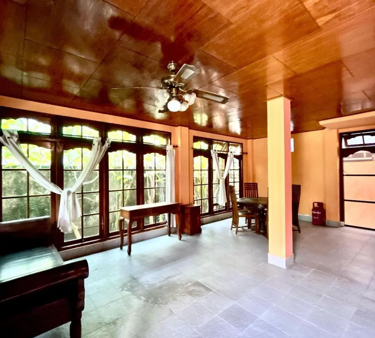 Nyoman Legian House Apartment